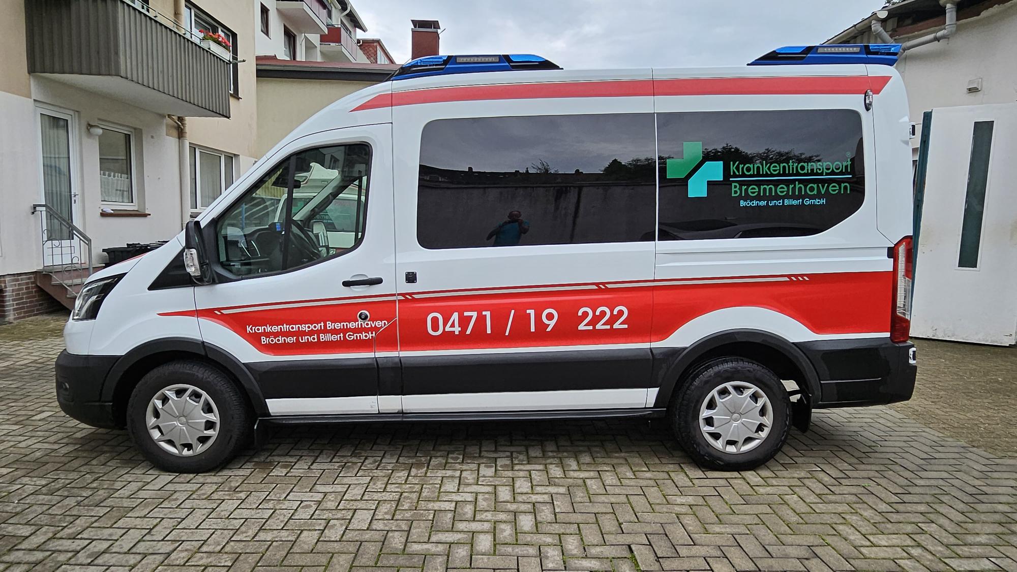 krankenwagen-f-r-krankentransporte-im-raum-bremerhaven